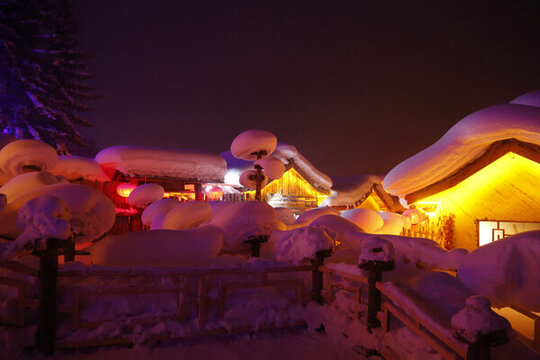 雪鄉(xiāng)夜景
