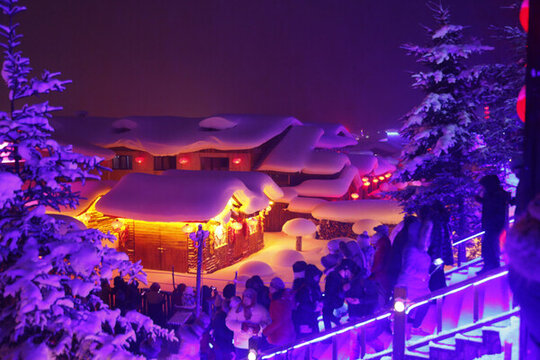 雪鄉(xiāng)夜景