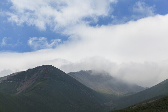 遠(yuǎn)山
