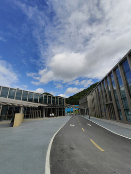 現(xiàn)代場館建筑
