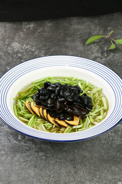 牛肝菌原汁墨魚(yú)