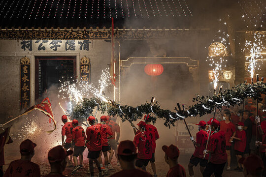 民俗傳統(tǒng)舞火龍