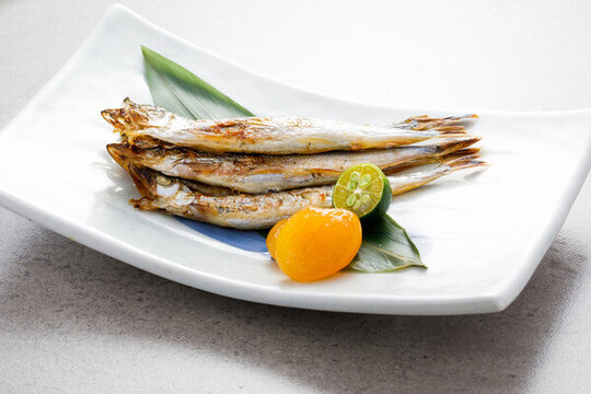烤多春魚(yú)