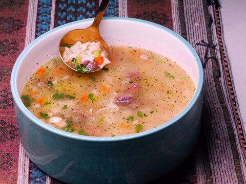 揪片子湯飯