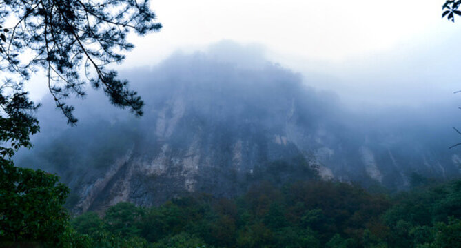 光霧山
