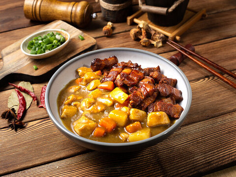 咖喱雞紅燒肉拼飯