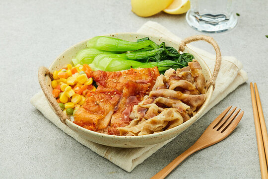 雞扒肥牛飯