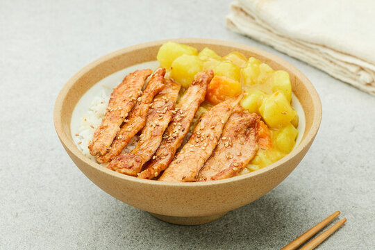 咖喱豬排飯