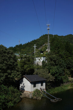 晴朗青山綠水