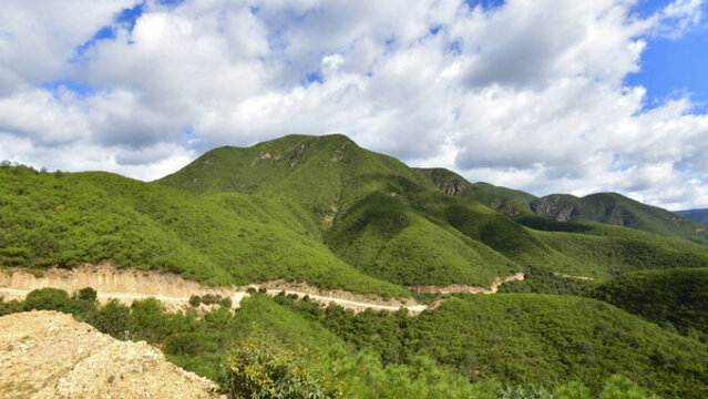 安寧黑風(fēng)山昆明十大山峰之一