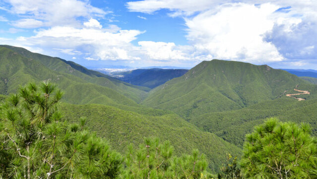 安寧黑風(fēng)山昆明十大山峰之一