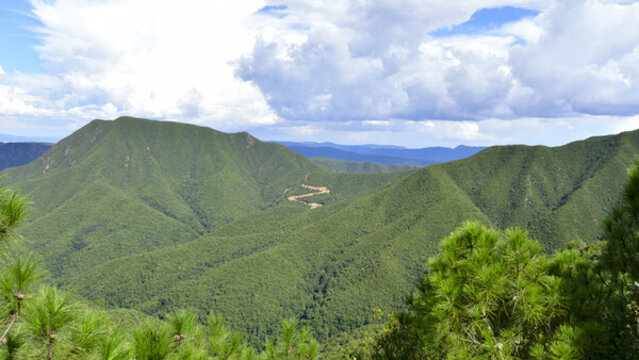 安寧黑風(fēng)山昆明十大山峰之一