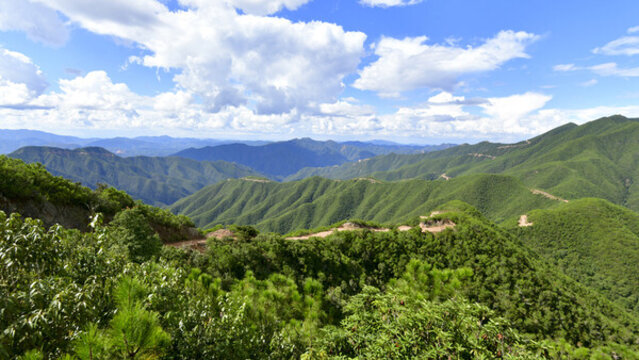 安寧黑風(fēng)山昆明十大山峰之一