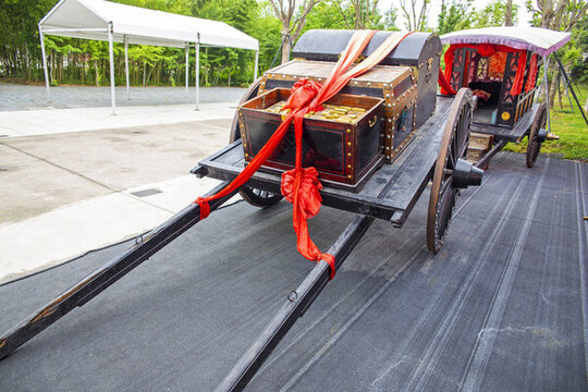 古代出嫁馬車