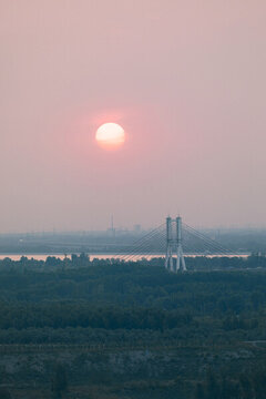 山東濟(jì)南黃河大橋日落