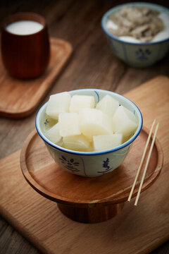 一碗白蘿卜