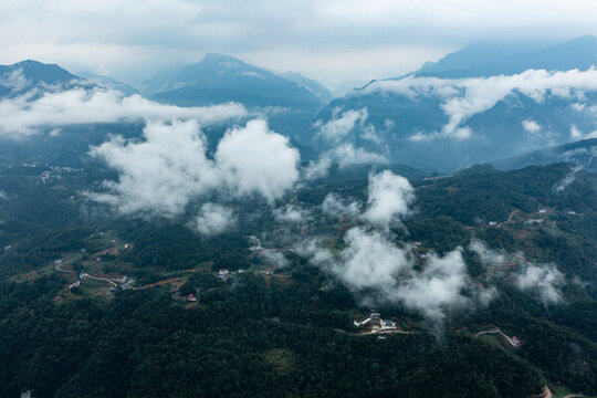 清江畫廊云霧山水風光