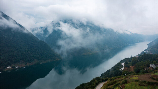 清江畫廊云霧山水風(fēng)光
