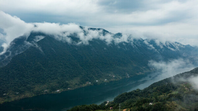 清江畫廊云霧山水風(fēng)光