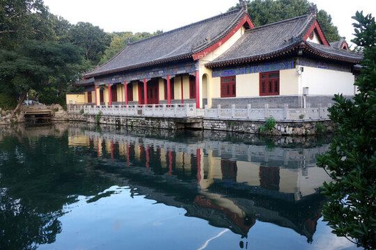 濟南珍珠泉景區(qū)海棠園