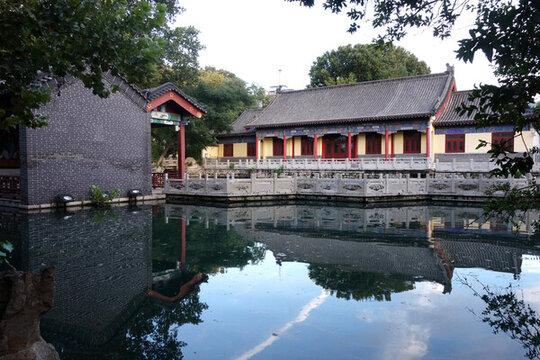 濟(jì)南珍珠泉景區(qū)海棠園