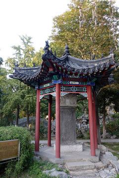 濟(jì)南珍珠泉御碑亭