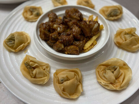 順德美食鎮(zhèn)江骨拼云?