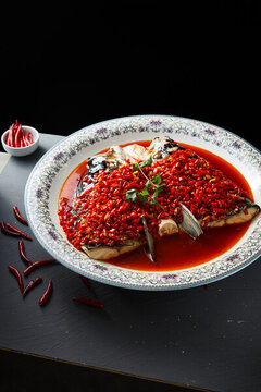 香辣剁椒魚(yú)頭