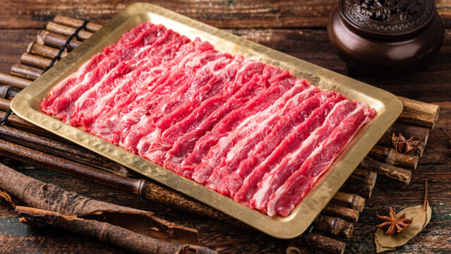手切鮮牛肉