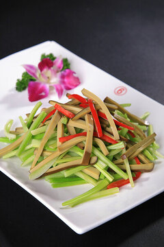 芹菜炒雞蛋干