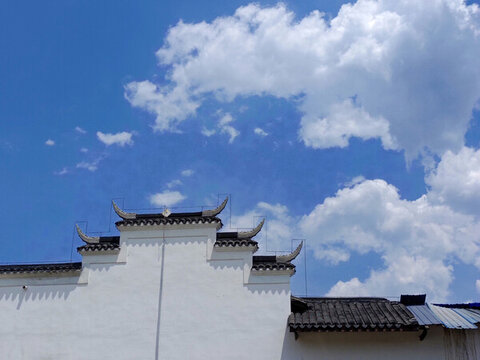 龍興古鎮(zhèn)圍墻與藍(lán)天