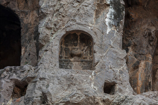 洛陽(yáng)龍門(mén)石窟