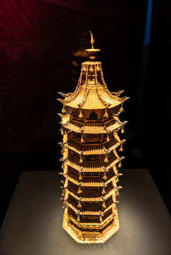 明代鏨花金佛塔