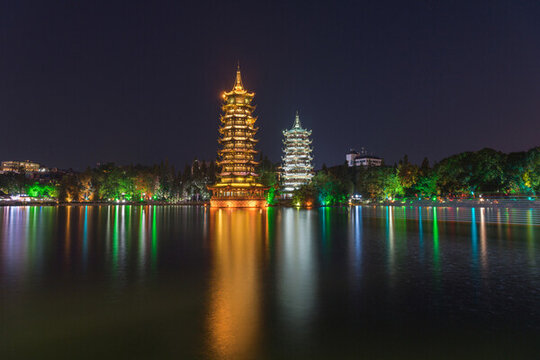 桂林日月雙塔夜景