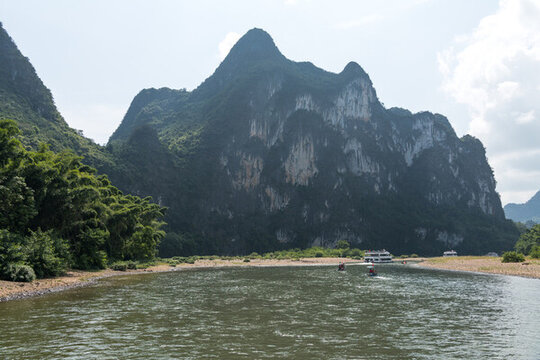 漓江九馬畫(huà)山