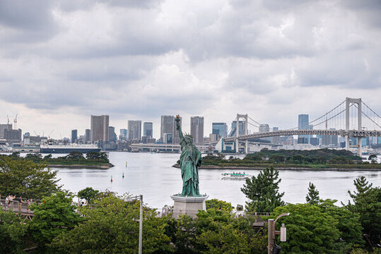 東京臺場彩虹橋與自由女神像