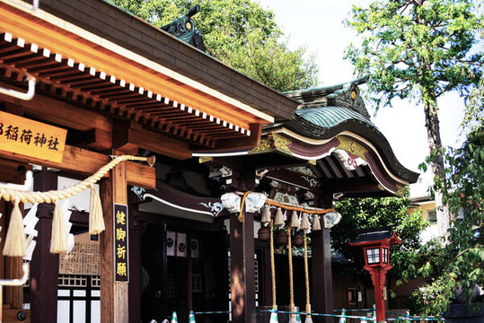 日本穿越八幡宮