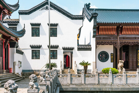 古典建筑風(fēng)格白墻青瓦