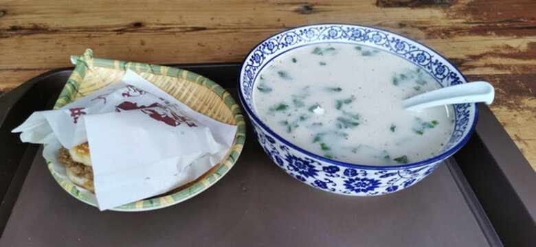 山東牛肉燒餅和羊肉湯