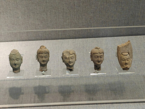 北魏人頭雕像