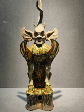 彩陶鎮(zhèn)墓獸