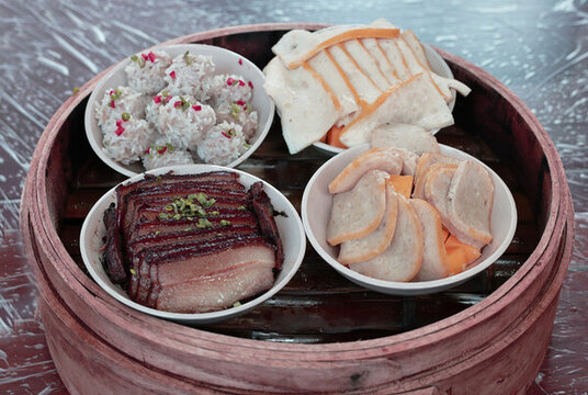 蒸魚糕蒸肉