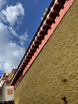 松贊林寺建筑墻體