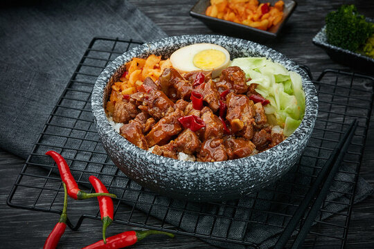 料理包香辣排骨飯