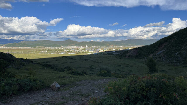 山間光影