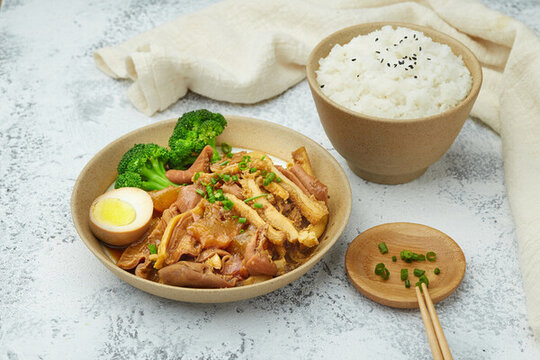 五香紅燒牛雜飯