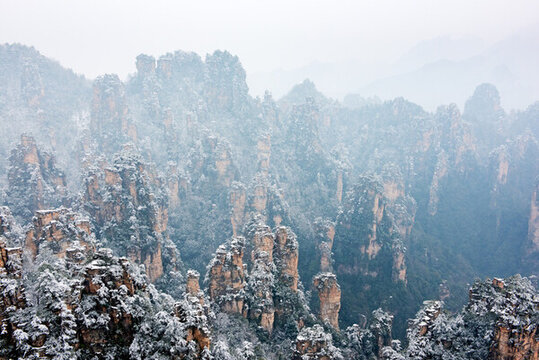 張家界天子山點(diǎn)將臺(tái)雪景