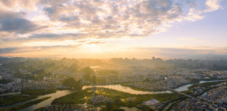航拍桂林城區(qū)夕陽晚霞
