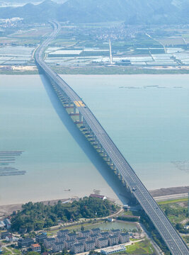 航拍浙江臺州蛇蟠島公路大橋