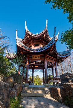 中式園林建筑涼亭